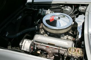 1966 Chevrolet Corvette 16