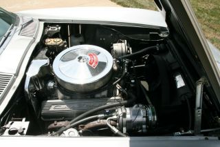 1966 Chevrolet Corvette 18