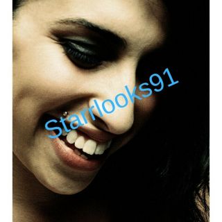 Rare Singer Amy Winehouse Smiling 8x10 Photo