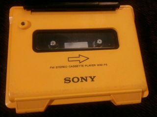 Sony WM - F5 Walkman Radio Cassette Player Sports Waterproof YELLOW RARE 2