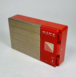 EXTREMELY RARE Red SONY TR - 69 Transistor Radio Japan - Great 4