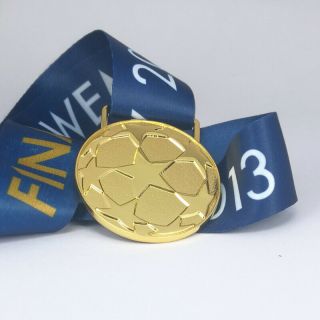 Rare 2013 European Final Bayern Munchen Football Champions Gold Medal Badge