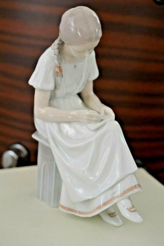 Rare Bing & Grondahl Girl Writing 1687 Porcelain Figurine Denmark 2
