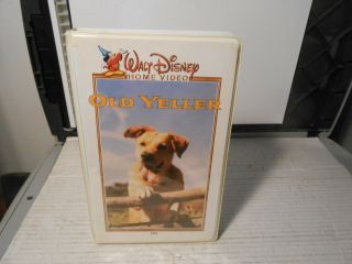 Walt Disney Old Yeller 1985 Vhs Video Clamshell Edition Oop / 84 Minutes Nr Rare