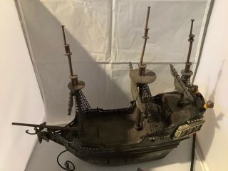 Disney’s Pirates Of The Caribbean Curse Of The Black Pearl RC Ship RARE 2