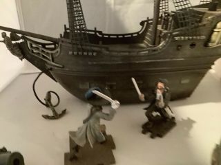 Disney’s Pirates Of The Caribbean Curse Of The Black Pearl RC Ship RARE 3