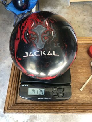 15lb Motiv Jackal Limited Edition (very Rare) Bowling Ball (heavy Oil Ball)