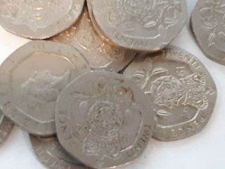 Very Rare And Unique Great Britain 20 Twenty Pence Coin 1982 Queen Elizabeth Ii