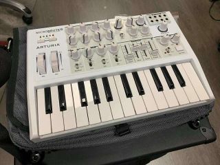 Arturia Microbrute Se Analog Synthesize Rare White Edition W/ Gig Bag & Patches