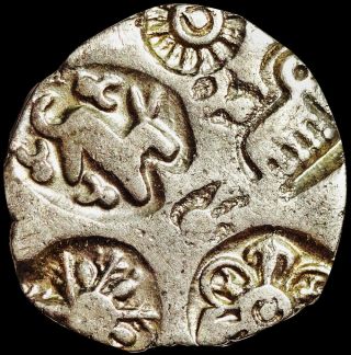 Maurya Empire - Broad Flan Rare Punch Mark Silver (4th - 2nd Ce) Rabit,  Sun Rb87