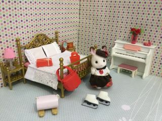 Sylvanian Families Rare Brass Bed Set And Collectors Club Rabbit