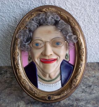 Rare Talking Animated Mother In Law Plaque Sings Face Moves Picture Gag Gift Fun