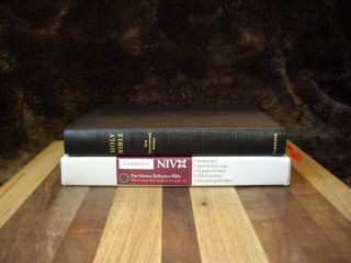 Rare 1984 Black Goatskin Leather Niv Pitt Minion Reference Bible W/ Box