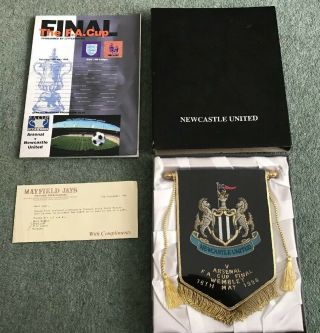 Newcastle United - Rare 1998 Cup Final Pennant,  Programme,  Slip & Shorts