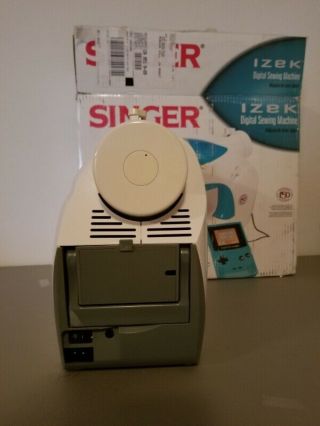 Collectible Singer 1500 IZEK Digital Sewing Machine Game Boy Box RARE 10