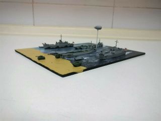 Built Diorama 1/700 Uss Lct - Lci On The Beach.  Very Rare.  For Collectors