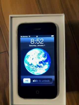Extremely Rare Ios 2.  0 Iphone 3g 16gb White (at&t) A1241 (gsm) Box