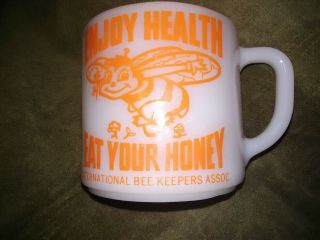 Rare Bee Keeper Association Eat Your Honey Federal Milk Glass Coffee Mug