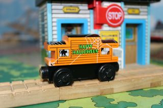 Thomas Wooden Railway HAUNTED CABOOSE 2006 RARE RETIRED Tank Engine Friends 2