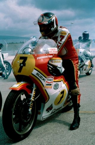 Barry Sheene Suzuki RG500 1977 1:24 IXO Motorbike - Rare 7