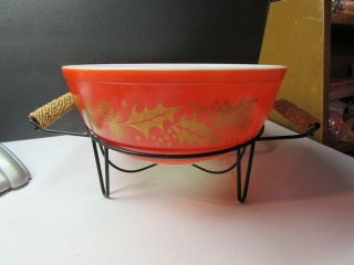 Rare Vintage Pyrex Christmas Holly Red Mixing Bowl Serving Bowl With Stand 404 4
