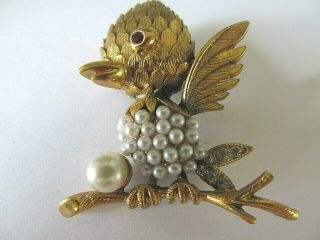 VINTAGE RARE TORTOLANI LARGE GOLD PLATED BIRD w/FAUX PEARLS DESIGNED BROOCH PIN 2