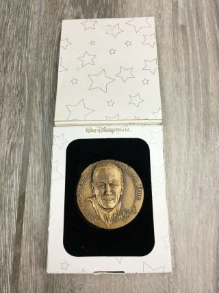 2001 Walt Disney World 100 Years Of Magic Bronze Coin Commemorative Display Rare