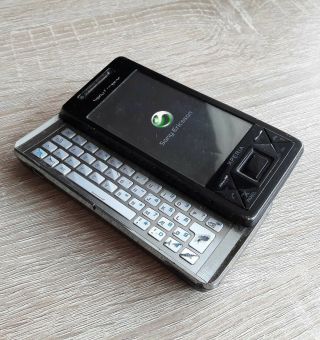 ≣ Old Sony Ericsson X1 Mobile Vintage Rare Phone