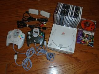 Rare Sega Dreamcast Console With 2 Controls & 17 Games Sonic Soulcalibur Shenmue