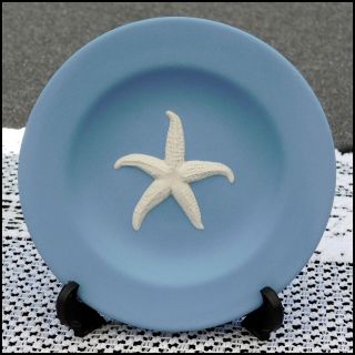 RARE 2 Blue Wedgwood Jasperware Decorative Plates Starfish & Rock Lobster EUC 2