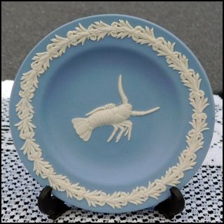 RARE 2 Blue Wedgwood Jasperware Decorative Plates Starfish & Rock Lobster EUC 4