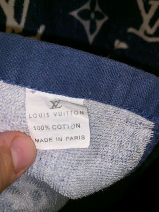 LOUIS VUITTON LV Beach Towel Navy Blue Monogram Auth Rare Pre Owned 4