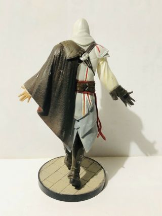 Assassin ' s Creed II 2 Collector ' s Edition Ezio Auditore Statue Figure.  RARE 3