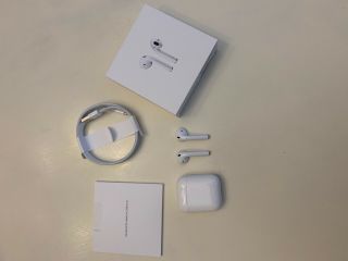 Apple Airpods White In - Ear Headsets With Charging Case (mmef2am/a) Rarely