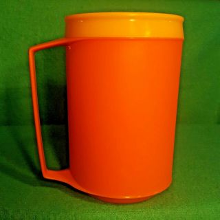 Vintage Aladdin 12 Oz Insulated Plastic Travel Coffee Mug Rare Orange Yellow