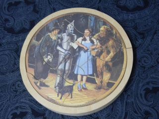 Rare Vintage Wizard Of Oz 7 " Circular Wooden 12 Piece Puzzle Dorothy Scarecrow