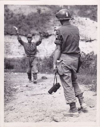 Dave Cicero: U.  S,  Officer & N.  Korean Soldier Rare Vintage 1951 War Press Photo