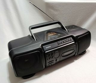 Rare Vintage Sanyo Mcd - Z1 Boombox Cd Stereo Cassette & Recorder - Black