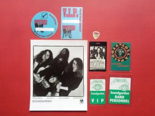 Soundgarden,  B/w Promo Photo,  6 Backstage Passes,  Guitar Pick,  Rare Originals