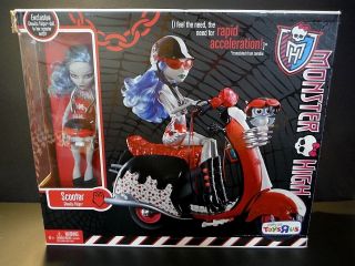 Monster High Ghoulia Yelps & Scooter 100 Complete (rare)