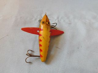 Rare Yellow Kentucky Flutter Fish Lure With Movable Wings 2