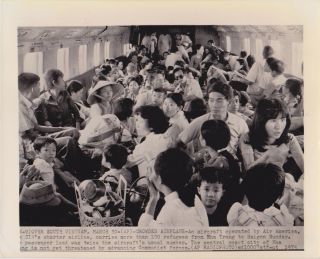 Nick Ut: Nha Trang Refugees On Airplane Rare Vintage Vietnam War 1975 Photo