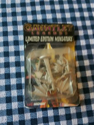 1998 Gauntlet Legends Pewter Miniature Mail Away Promo Cracked Bubble Rare Htf