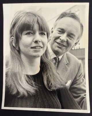 Jane Asher & Tony Britton - Very Rare 1967 Press Photograph