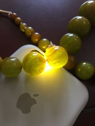 Rare Vintage Bakelite Green Amber Bead Necklace 9ct Clasp 67g 8