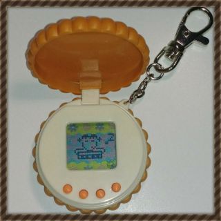 Rare Pocket Biscuit Nano Baby Virtual Pet Giga Pets Tamagotchi Japanese Version