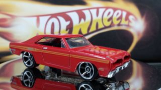 Hot Wheels Dodge Charger R/t Red And Gold Stripes Rare