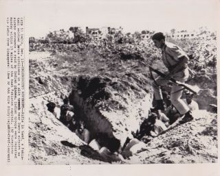 Michel Laurent: Soldiers Dacca Pakistan Rare Classic Vintage 1971 Press Photo