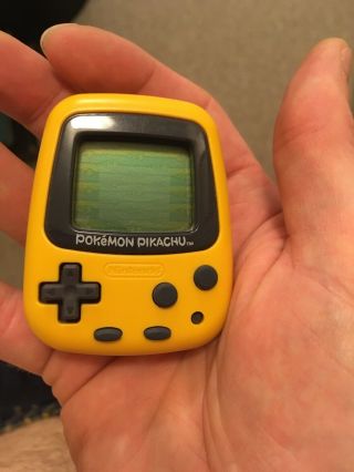 Vintage Rare Nintendo Pokemon Pikachu Virtual Pet with Cardboard Backing 2
