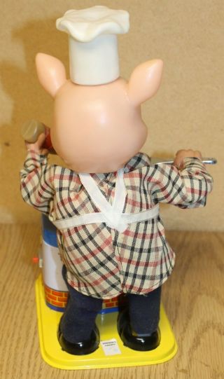 Rare 1950 ' s BATTERY OPERATED PIG CHEF Cuty Cook VINTAGE TIN TOY Hamberger 3